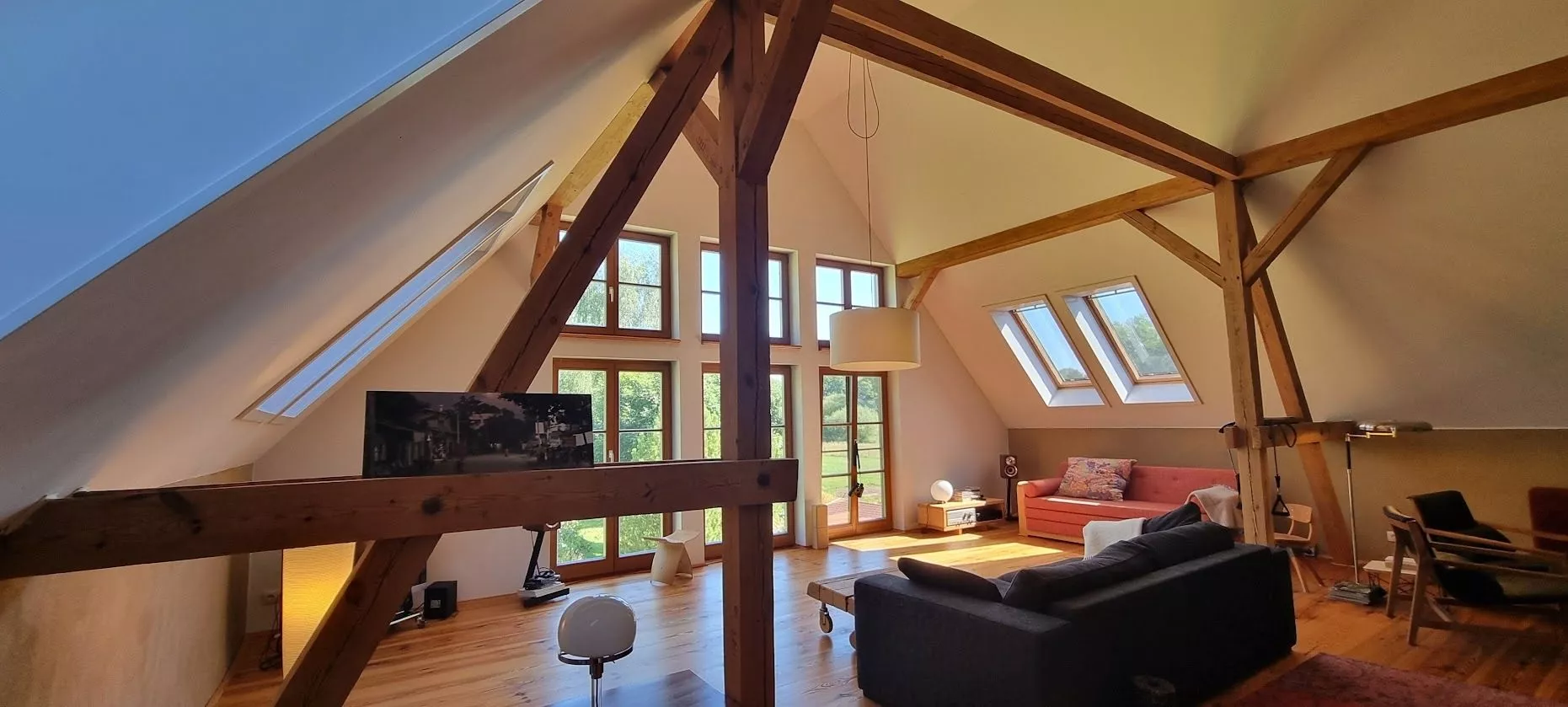 Immobilienangebot - Radensleben - Alle - Stylische Loftscheune - mit Streuobstwiese, Teich und Weide