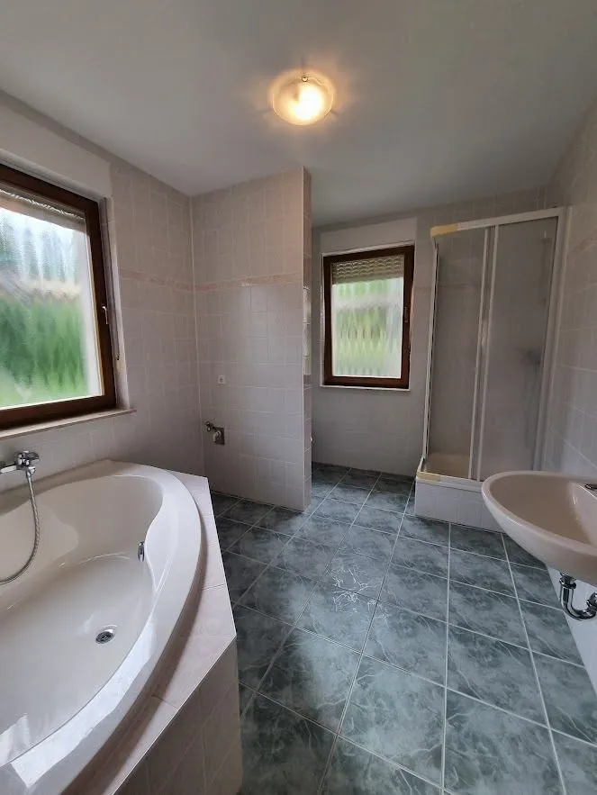 Immobilienangebot - Neuruppin - Alle - Natur pur  und voller Möglichkeiten: Haus zwischen zwei Seen, Wintergarten u. Scheune zum Entwickeln