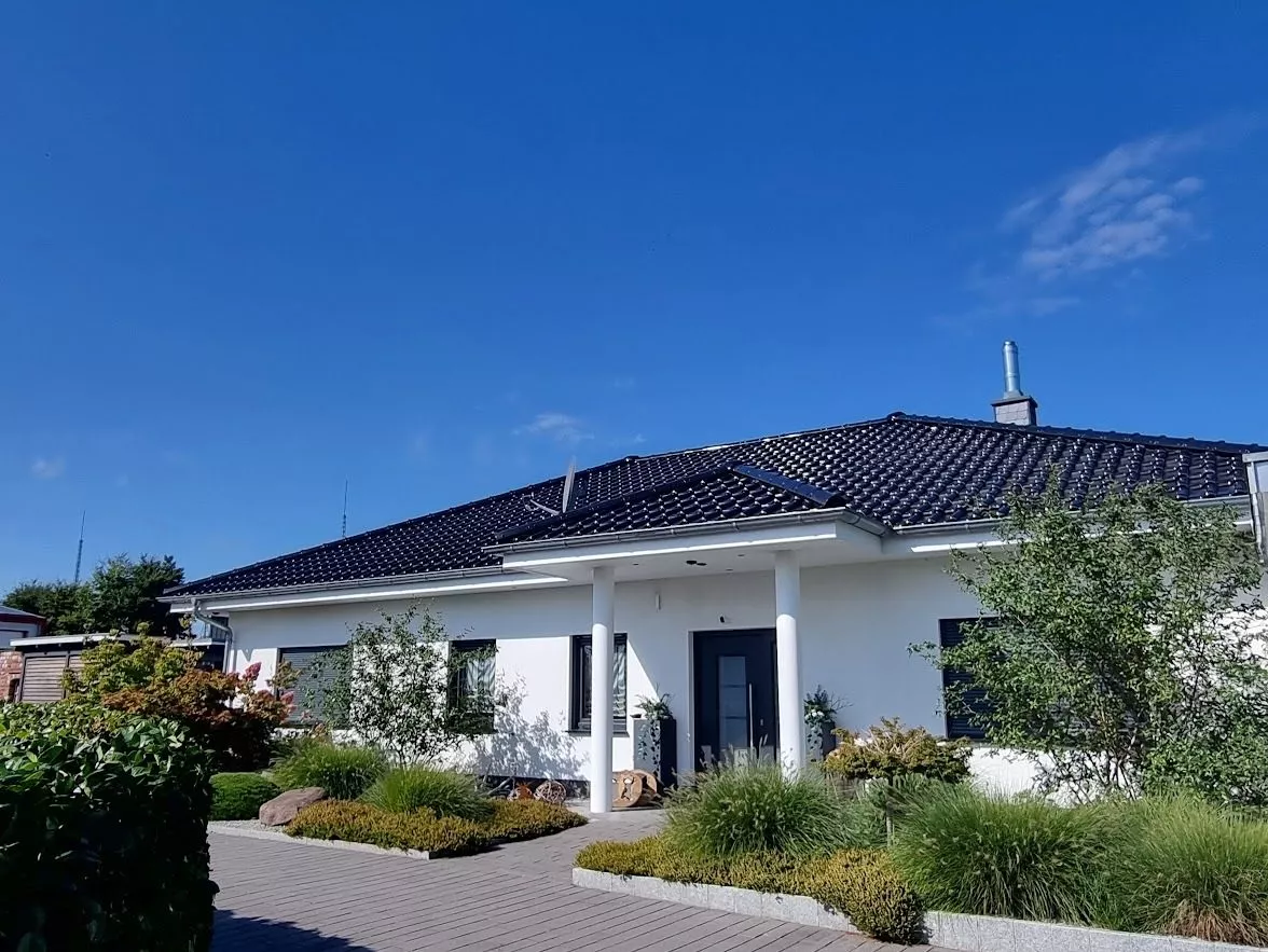 Immobilienangebot - Neuruppin - Alle - Zwei Häuser – ein Konzept: Leben, Arbeiten und Generationenwohnen mit Stil