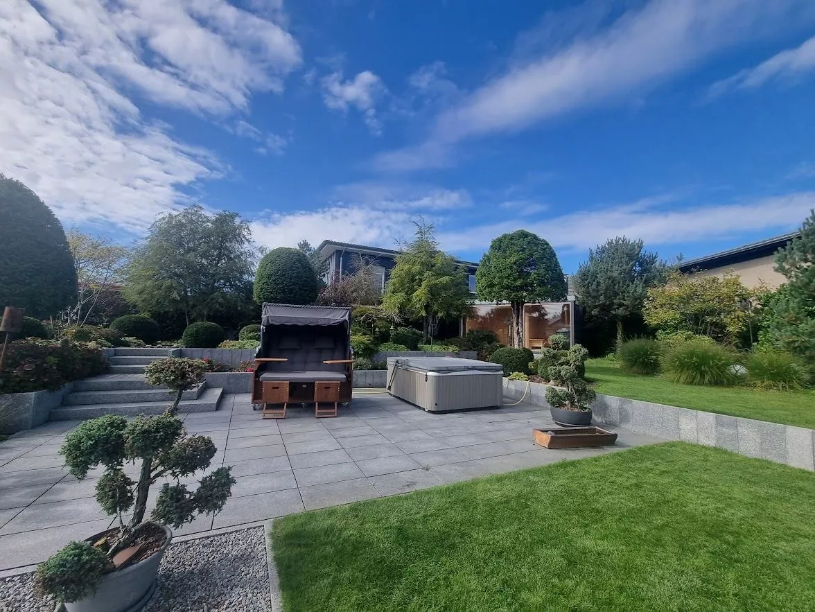 Immobilienangebot - Neuruppin - Alle - Zwei Häuser – ein Konzept: Leben, Arbeiten und Generationenwohnen mit Stil