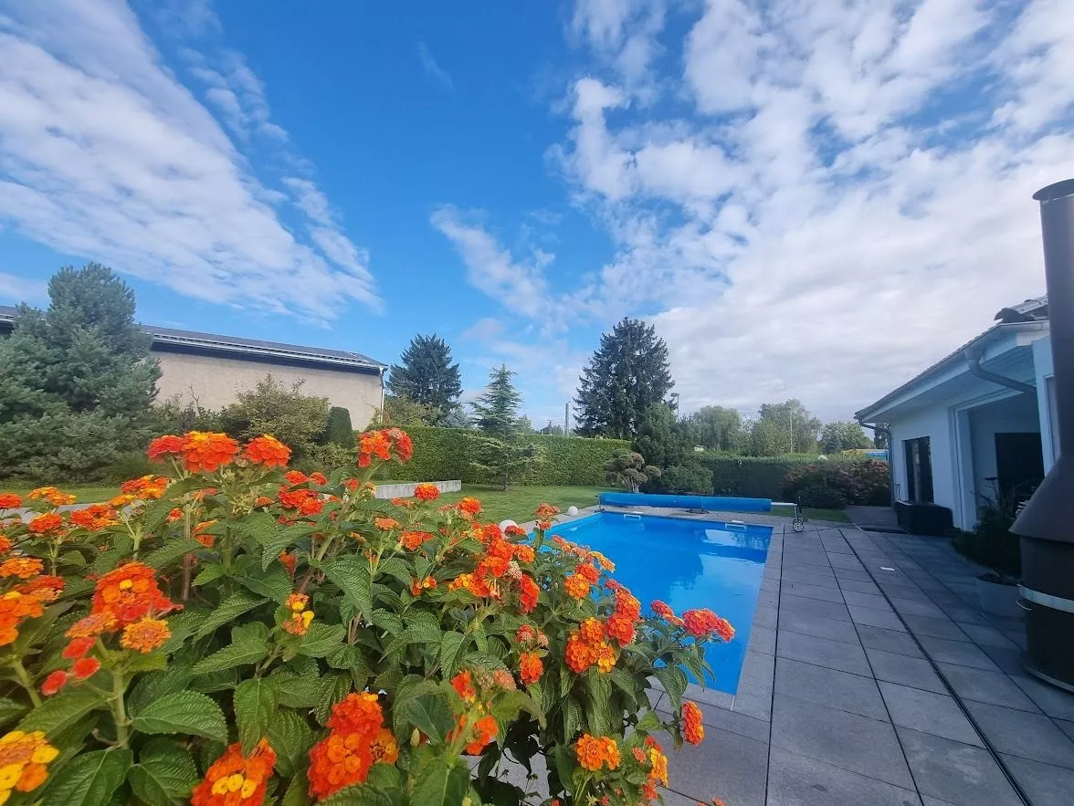 Immobilienangebot - Neuruppin - Alle - Zwei Häuser – ein Konzept: Leben, Arbeiten und Generationenwohnen mit Stil