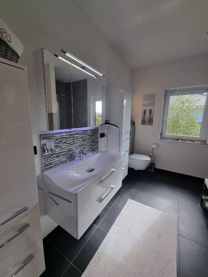 Immobilienangebot - Neuruppin - Alle - Zwei Häuser – ein Konzept: Leben, Arbeiten und Generationenwohnen mit Stil