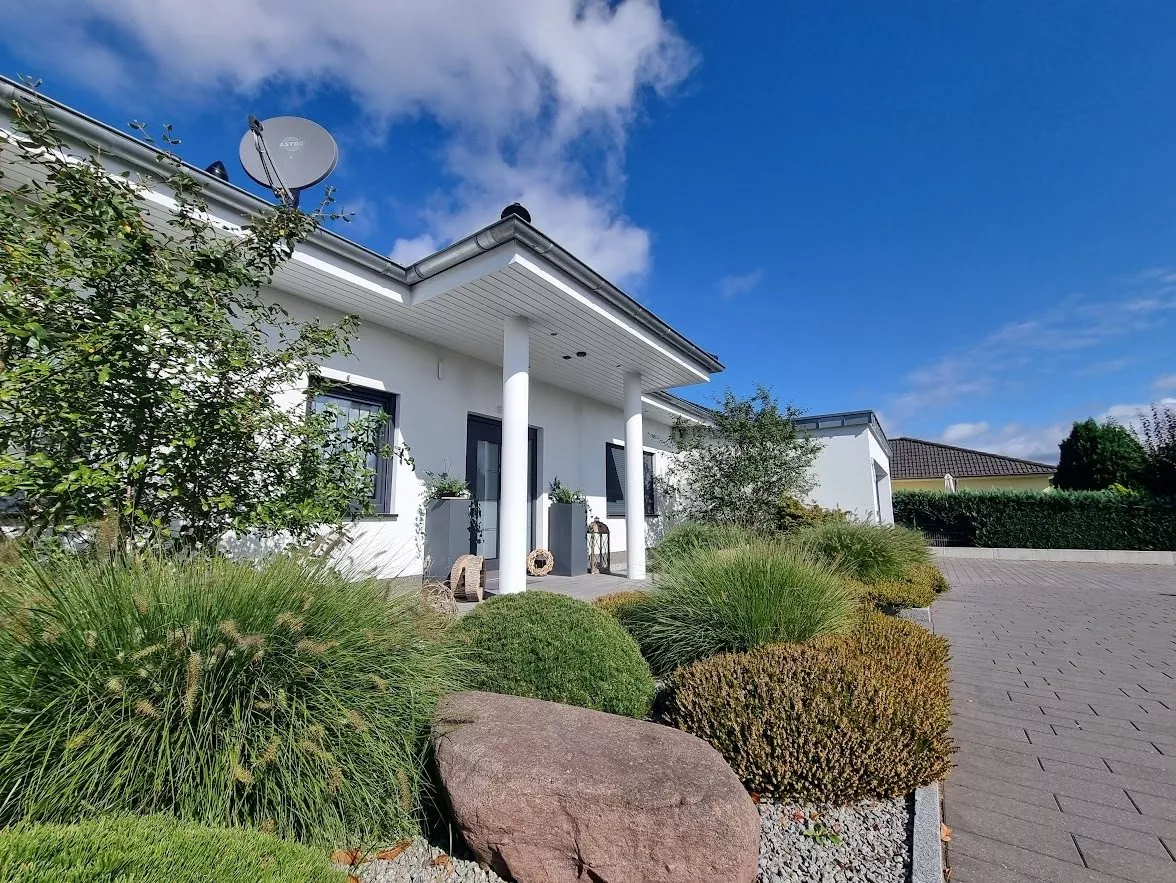 Immobilienangebot - Neuruppin - Alle - Zwei Häuser – ein Konzept: Leben, Arbeiten und Generationenwohnen mit Stil