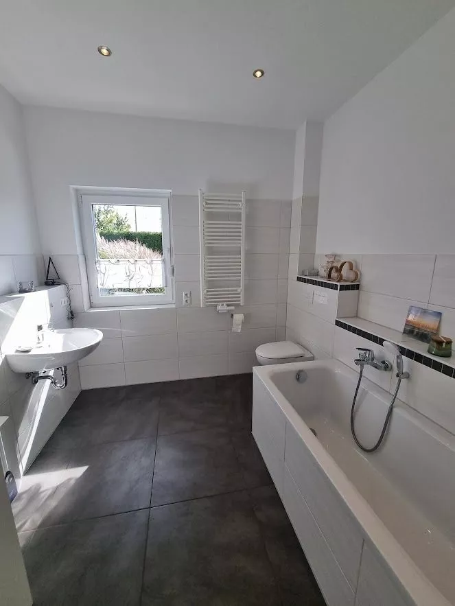 Immobilienangebot - Neuruppin - Alle - Zwei Häuser – ein Konzept: Leben, Arbeiten und Generationenwohnen mit Stil