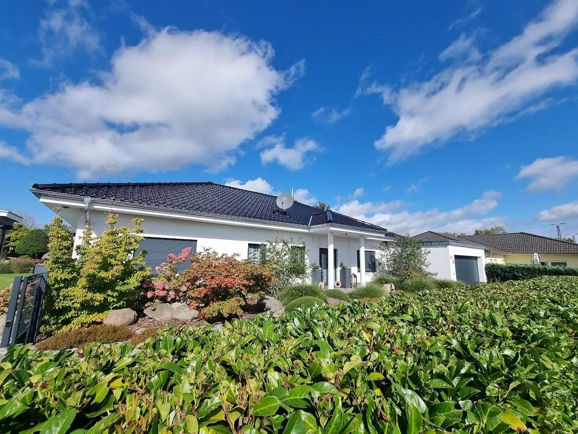 Immobilienangebot - Neuruppin - Alle - Zwei Häuser – ein Konzept: Leben, Arbeiten und Generationenwohnen mit Stil