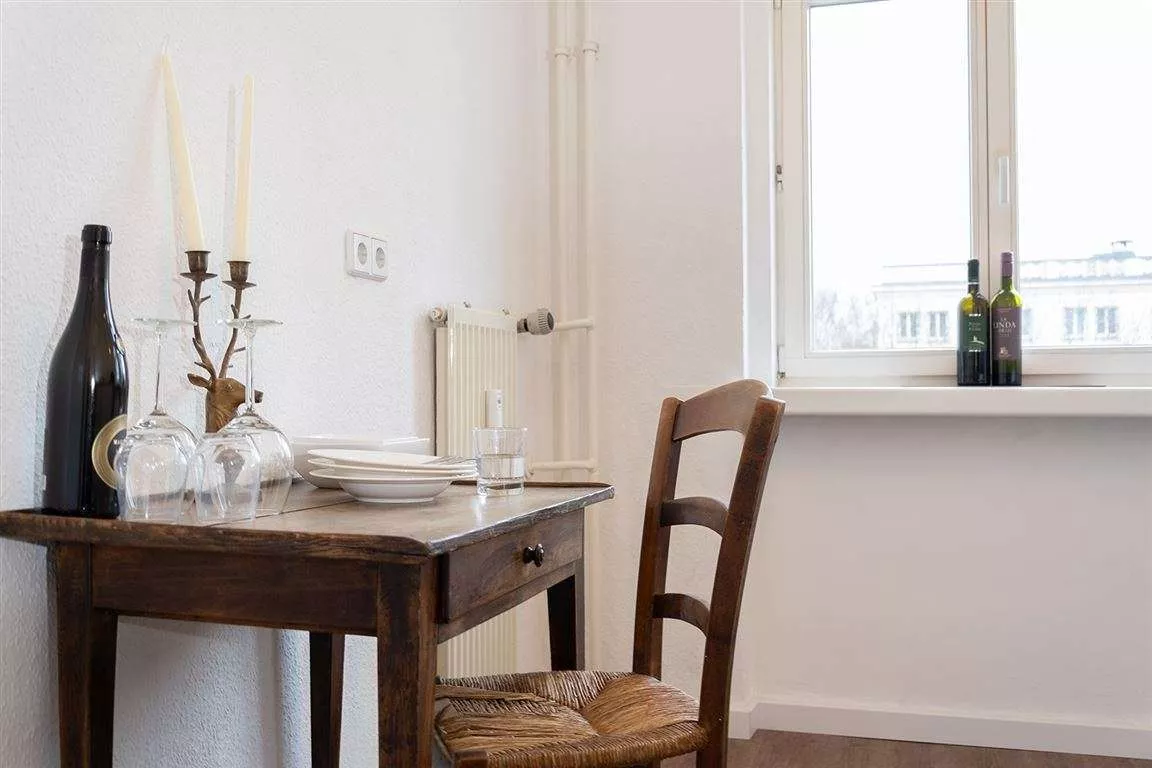 Immobilienangebot - Berlin - Alle - Klassische Altbauwohnung in begehrtem Denkmalensemble