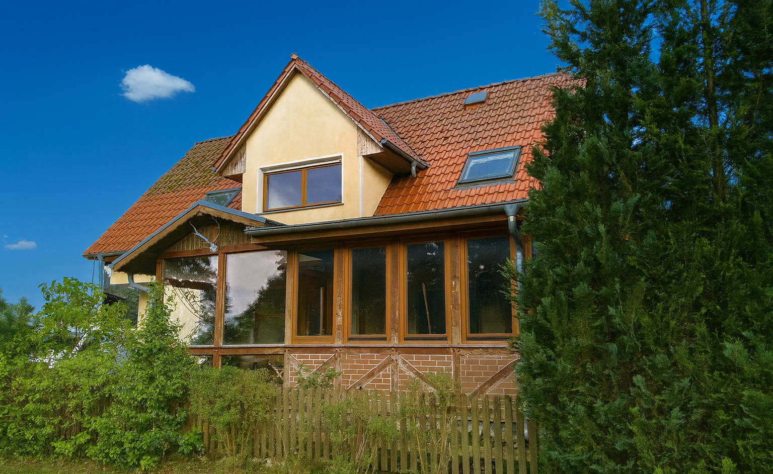 Immobilienangebot - Neuruppin - Alle - Natur pur  und voller Möglichkeiten: Haus zwischen zwei Seen, Wintergarten u. Scheune zum Entwickeln