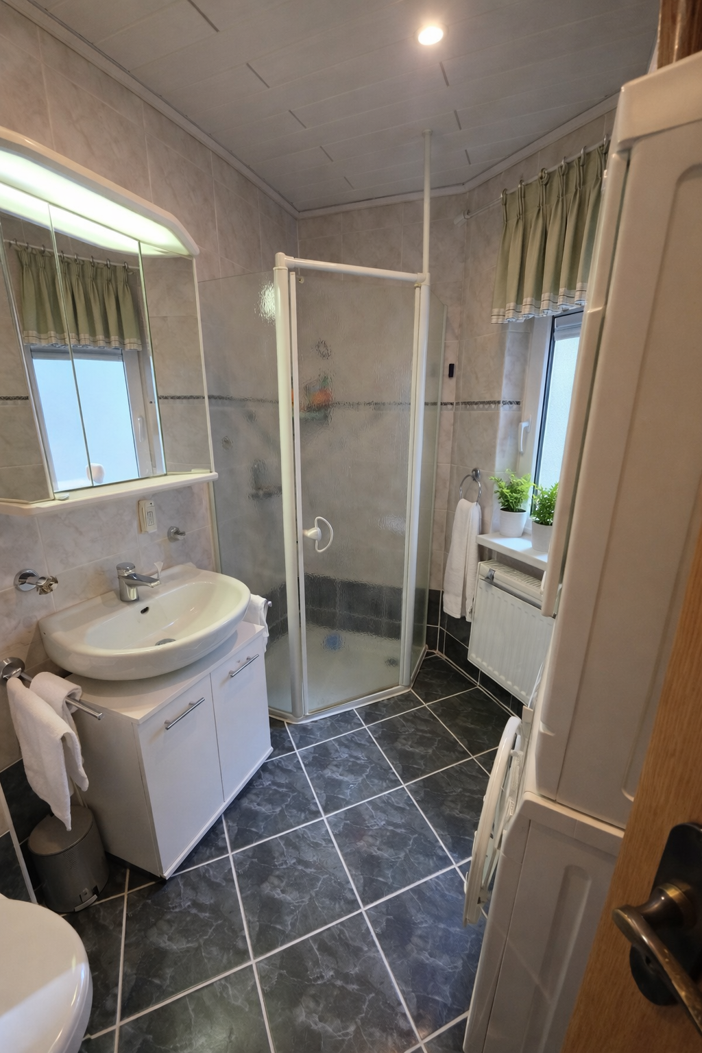 Immobilienangebot - Alt Ruppin - Alle - Idyllisches Waldanwesen - solide saniert - mit Baureserve